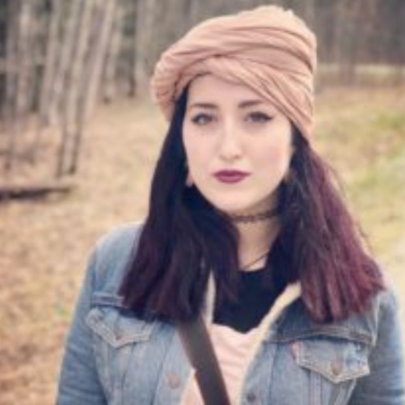 Hello i’m Yass ✨ First time on my profil ? 🤗 - Picture 6 of 6